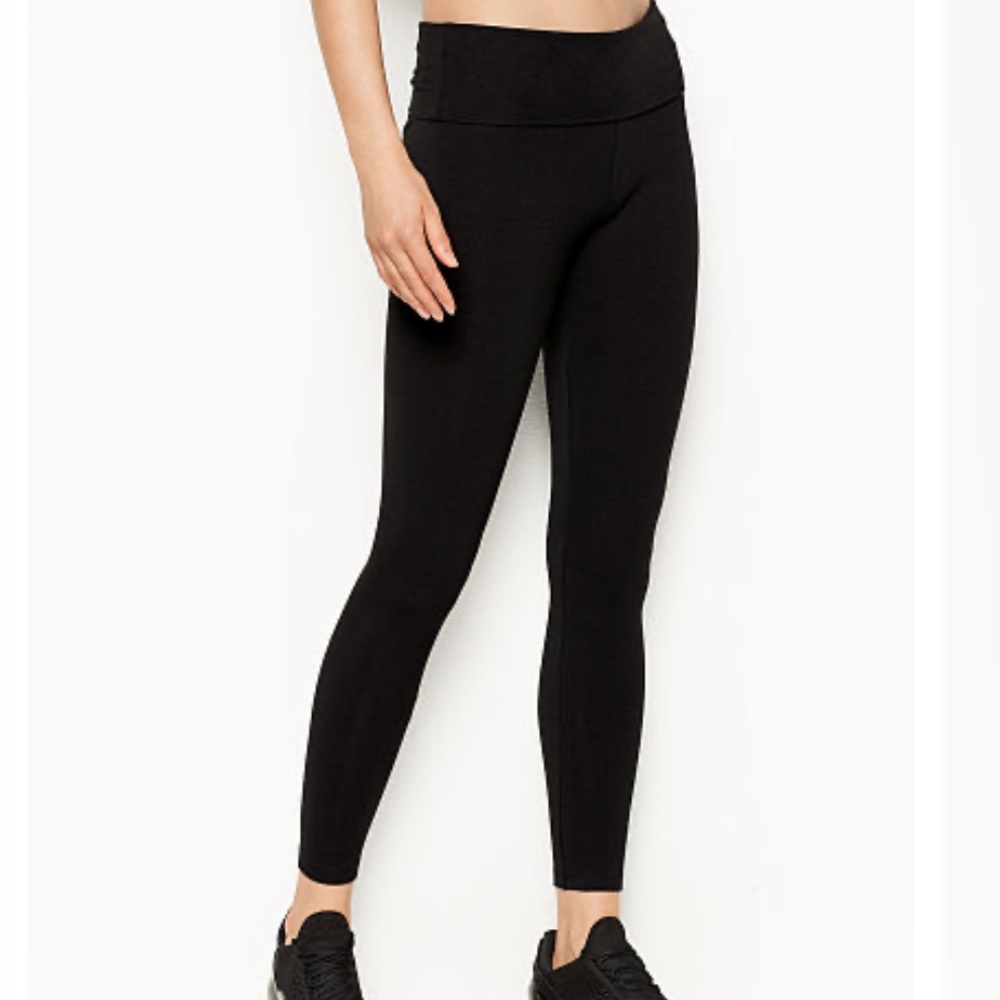 Victoria Sport Black Leggings